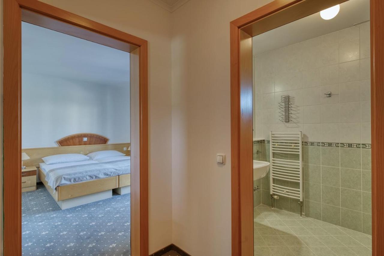 Garni Hotel Zvon Зрече Экстерьер фото