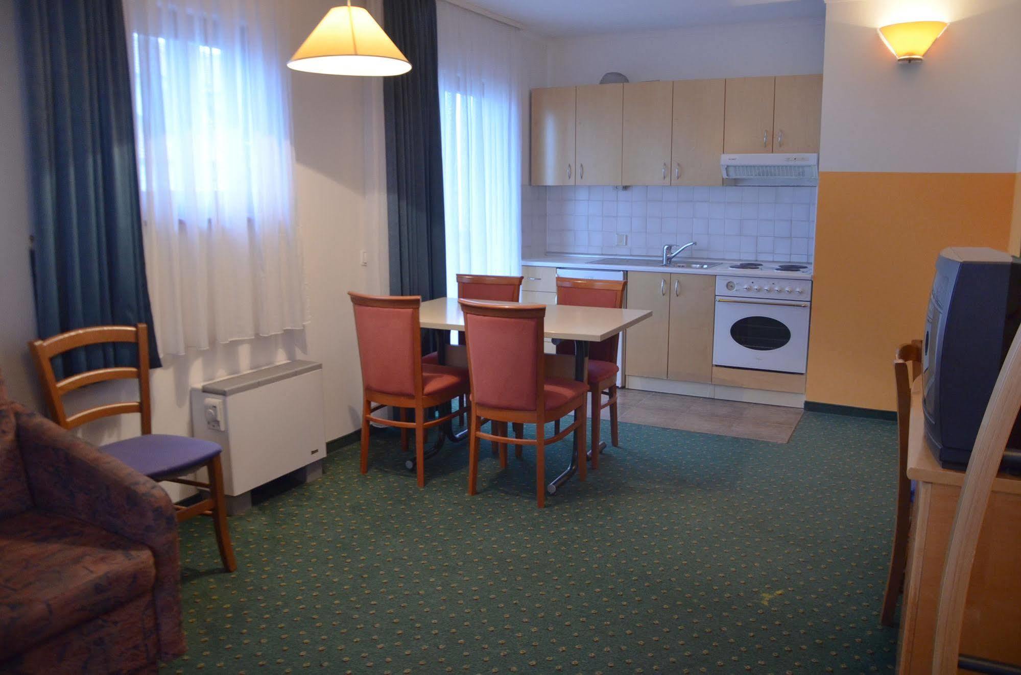 Garni Hotel Zvon Зрече Экстерьер фото