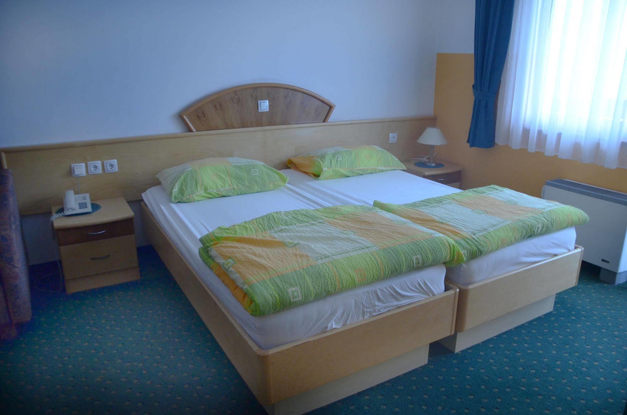 Garni Hotel Zvon Зрече Экстерьер фото